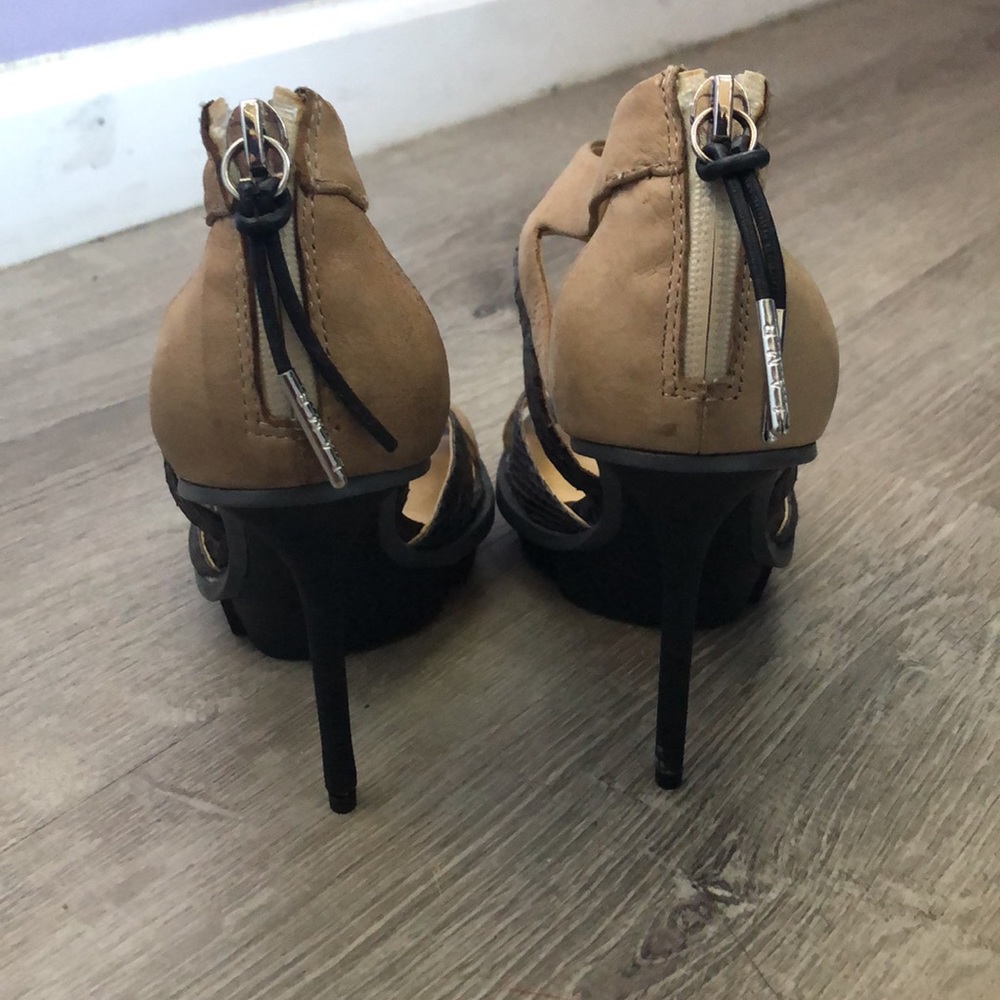 Lamb Two Toned Patterned Heels. - image 4